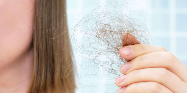 Cómo usar correctamente un tratamiento anticaída y ver resultados reales en 8 semanas