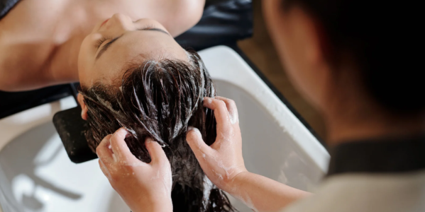 Qué es el plex para el cabello y por qué no puede faltar en tu rutina de coloración o decoloración